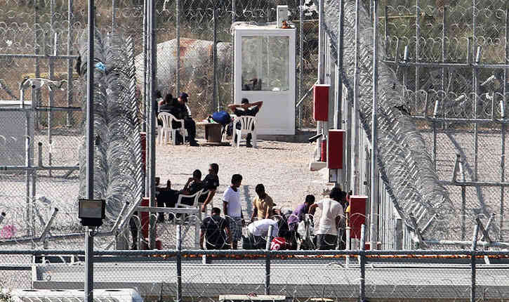 Απελεύνουν μετανάστες με το έτσι θέλω