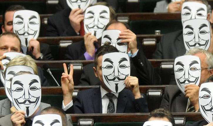 http://www.paremvasis.gr/?p=5110#_ftn1