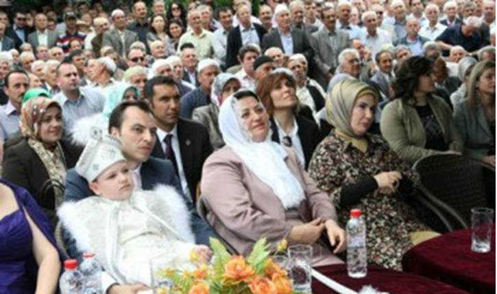 Εκλογικοί σχεδιασμοί στις πλάτες της μειονότητας