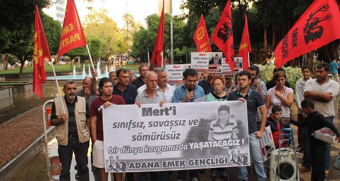 Στα Άδανα, όπως σε πολλές πόλεις της Τουρκίας, έγιναν το Σάββατο διαδηλώσεις διαμαρτυρίας για τη δολοφονία του Μερτ Ντεγκριμεντσί.