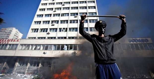 148559-bosnia-protester-011